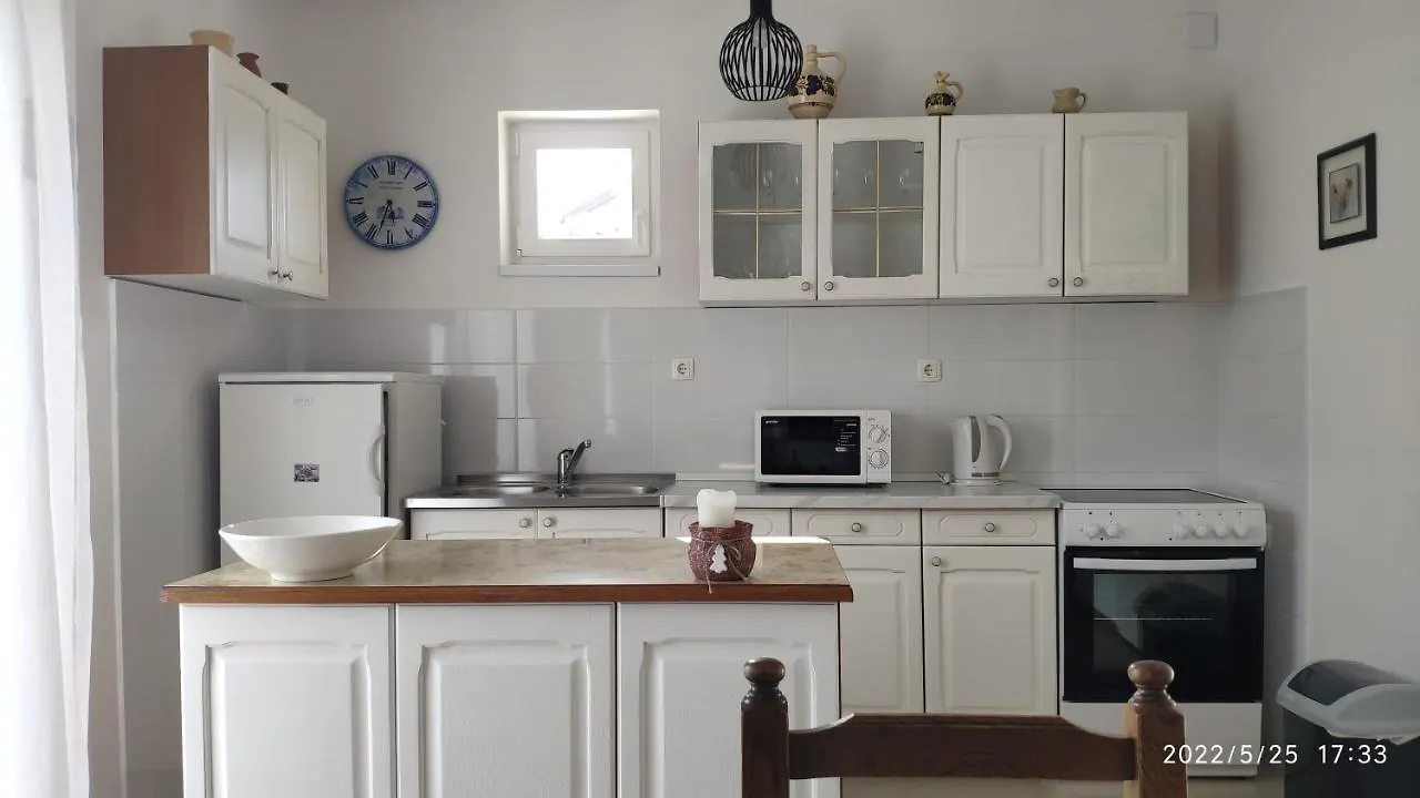 Apartment Rose Novi Vinodolski