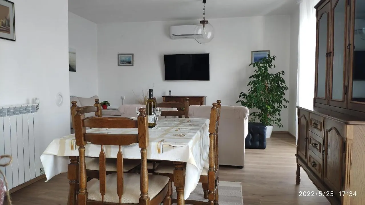Apartment Rose Novi Vinodolski
